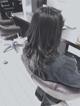 ビューティークラブジェイ アルパーク前店(Beauty club.J) グレイ系カラーハイライト