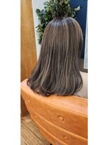 エルムトウキョウ(ELM Tokyo)&nbsp;白髪ぼかしハイライト☆グレージュ☆