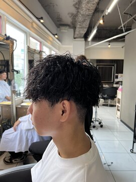 アイズ 海老名(AIZU) ツイストスパイラルパーマ 波巻きパーマ メンズマッシュ