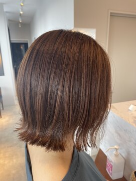 ソレカ(SORECA) 【SORECA/ソレカ】外ハネボブ× 白髪ぼかしハイライト