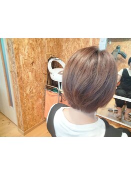 頭皮に優しく、ダメージレスに染められる低刺激のカラー剤を使用☆艶のある美しい仕上がりに♪