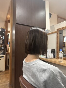 クネア(kunea) タッセルボブ/ぱっつんボブ/アッシュブラック