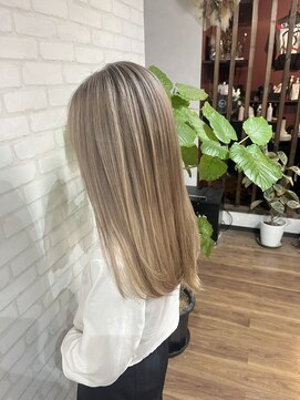 リーフ(LEAF) ベージュカラー