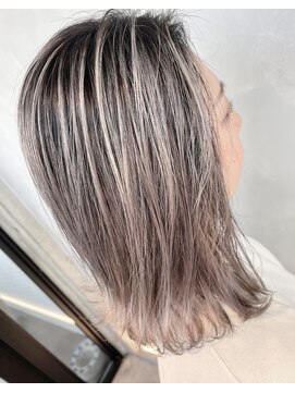 アコ(Aco) バレイヤージュ/シルバーベージュ/グレージュ