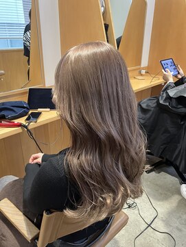 アンフィ 東京(Amphi) 【ケアブリーチでつくる！！ツヤ感ミルクティーピンク♪】