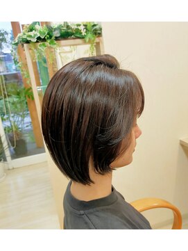 美容室 ジョイフル&well1. 切りっぱなしボブ