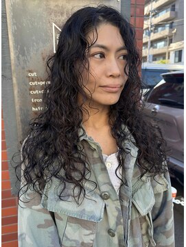 アネンド(anend) 黒髪ロング×くるくるパーマ