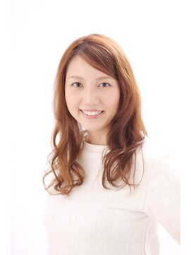 ビタミン(VITAMIN) 女子力アップのゆるふわミディアムスタイル