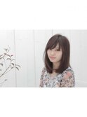 うねり、広がる髪対策にサラサラストレートロング