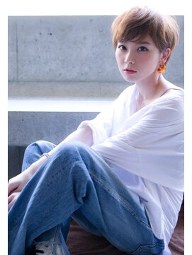 エイミー(Aimee) Aimee 前髪長めショート×ミルキーベージュ