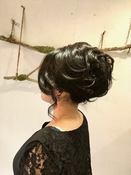 ヘアセットサロンエッジ(Edge) 襟足スッキリカールアップスタイル