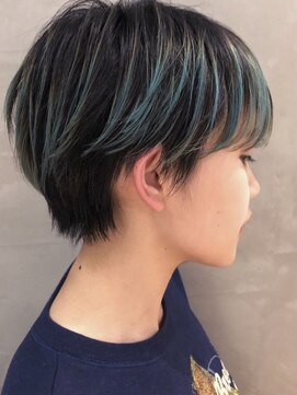 ベチカ(vetica) ショートヘアにターコイズブルーのハイライトを*