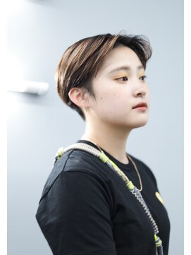 ノード(NODO) ベージュカラーのマニッシュショート