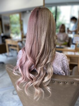 フツーロ 栄(FUTURO) プルエクステ