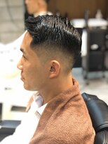 フランクスバーバー アンド ビアークラブ(FRANK'S BARBER and BEER CLUB)&nbsp;かき上げフェードワイルドツーブロッックサイドパートショート