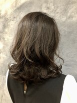 ヘアーエバリーズ(hair Everies)&nbsp;クセを活かしたくびれミディ