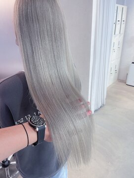 ボックスミコ(Box mico.) 【BOXmico.】ハイトーンシルバーの透明感大人艶ロング