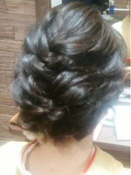 グランツ ヘアーアンドメイク(GLANZ Hair&Make)の写真/各シーズンにあわせて、華やかなヘアスタイルをご提案致します。急なお出かけにもご活用ください◇