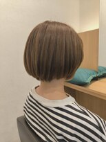 ウイ バイ ファースト 北四番丁店(u'i by first)&nbsp;カットはショートボブ カラーはナチュラルベージュ