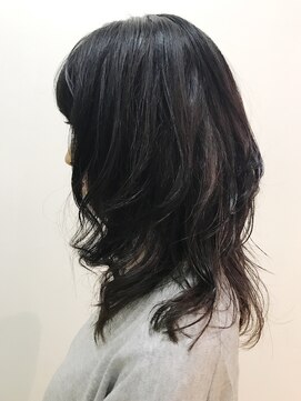 パティオン(PATIONN) ダークブラウン×くせ毛カールミディアム【表参道 青山 原宿】