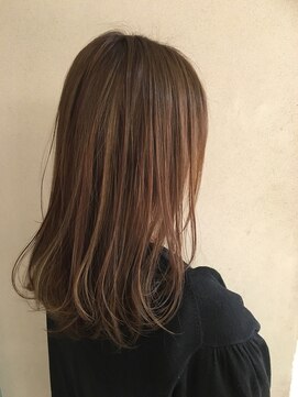 ロンド 銀座(Lond) オトナ可愛いミディアムスタイル 担当 伊原