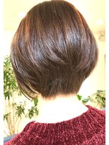 ヘアアンドメイクフリッシュ(HAIR&MAKE FRISCH) ピンクベージュ前下がりボブ