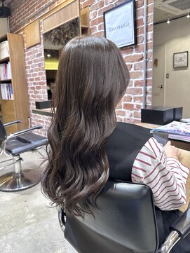 チョビー(Chobii) 前髪パーマレイヤーロングアッシュカラーグレーベージュy8