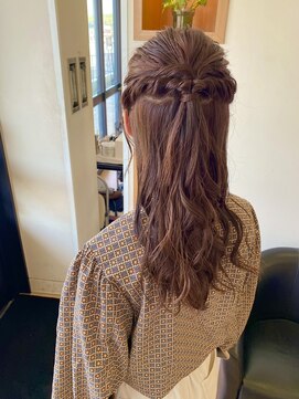 シャンプーボーイ ヒノ(SHAMPOO BOY Hino) オレンジブラウン×ハーフアップアレンジ