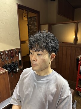 カットスペース キャロル(CUT SPACE CAROL) ツーブロックパーマ