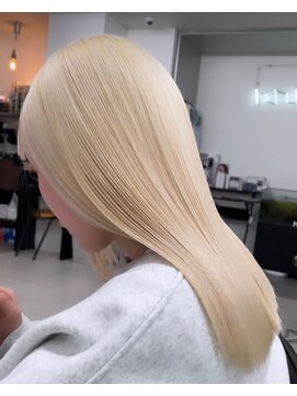 ヒビヲ(HIBIO) ハイトーンカラーミディアムレイヤーカットミルクティーベージュ