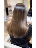「縮毛矯正で叶える理想のストレートヘア」