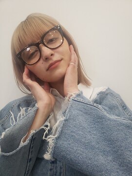 コア 新宿(CORE) ミディアムレイヤー／ロングレイヤー／カシスブラウン