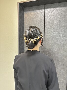 ミラ(Mila) 艶感重視でふわっとアップヘア★