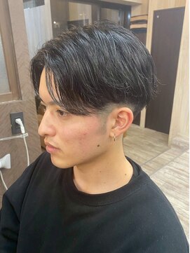 ファブ バイ ルミ(Fab by Lumi) MEN’S HAIR/刈り上げセンターパート/マッシュヘア