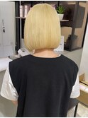 タッセルボブ　金髪ボブ　金髪　ブロンド