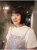 まっすぐなラインで魅せる、シンプルモードボブ