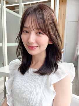 ラルユー 金山(LallYou) 30代大人かわいい外ハネセミロング × ミルクティーベージュ