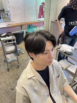 ザデイ カットアンドカルチャーショップ(THE DAY CUT&CULTURE SHOP) センターパートウルフ