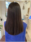 大人可愛い艶感ブラウンナチュラルストレート重めロング