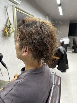 リアン(Lien) ツイストパーマ/メンズカット/2ブロック/ミディアム