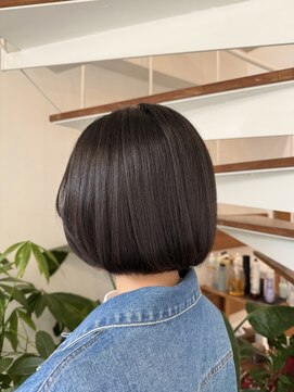 ピークスヘア(peaks hair) ボブ ショートカット まとまる丸みボブ 堀江