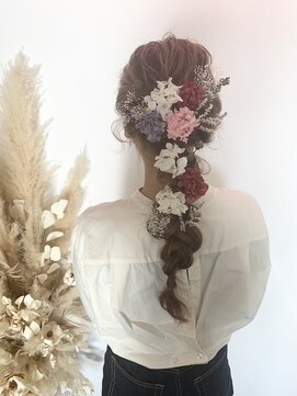 ナブラ(NABLA) 卒業式アレンジ　ロング編みおろしアレンジ