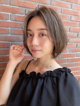 アリエッタ ギンザツー(ARIETTA GINZA2) 大人かわいい長めショート/くすみグレージュ/レイヤーカット