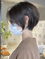 エリマ 調布(elima)&nbsp;大人かわいい小顔ショートボブ カーキグレージュ フェザーバング