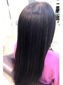 ツヤのある髪の毛　髪質改善　ストレートヘア