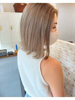 リズ(Li’s)&nbsp;外ハネボブ/ブリーチ/ダブルカラー/ボブ/ハイトーンカラー