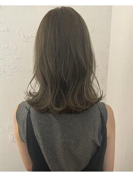 カウチ 板橋本町店(kauti) 人気の透明感たっぷりオリーブグレージュ