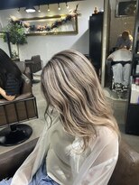 アルカナ 明治神宮前原宿(ARCANA)&nbsp;外国人風バレイヤージュ　ハイライトカラー　アッシュベージュ