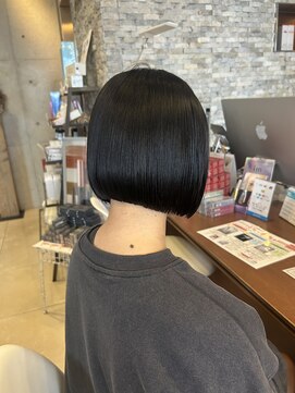 アチーブ ヘア デザイン(achieve hair design) ミニボブ×暗めカラー×切りっぱなし20代30代40代艶感