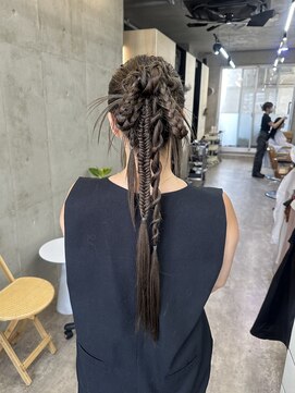 バド(bado) ヘアセット/お呼ばれヘア/パーティーヘア/カチモリヘア